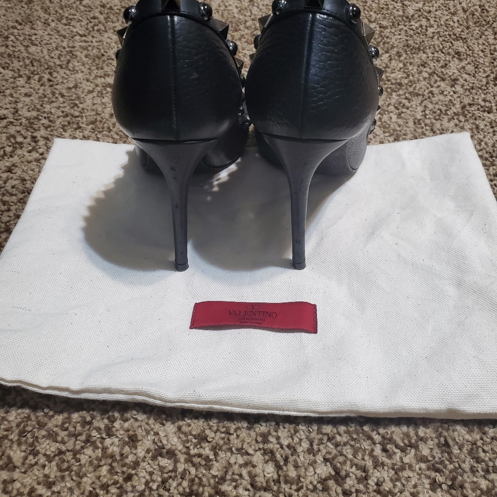 Authentic Valentino Rock stud Black Pumps |Size 36 - Picture 3 of 9